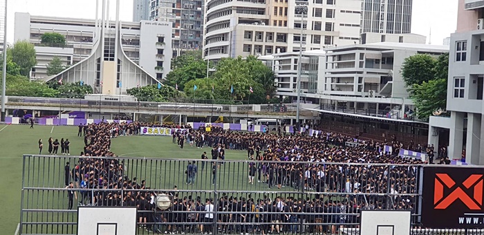 ร.ร. กรุงเทพคริสเตีย กว่า 2,000 คน ขับไล่ ผอ.