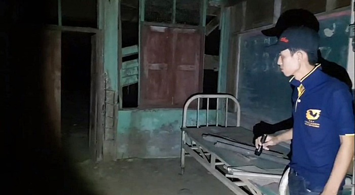  เอ๋ซ่าส์ ล่าผีเฮี้ยน