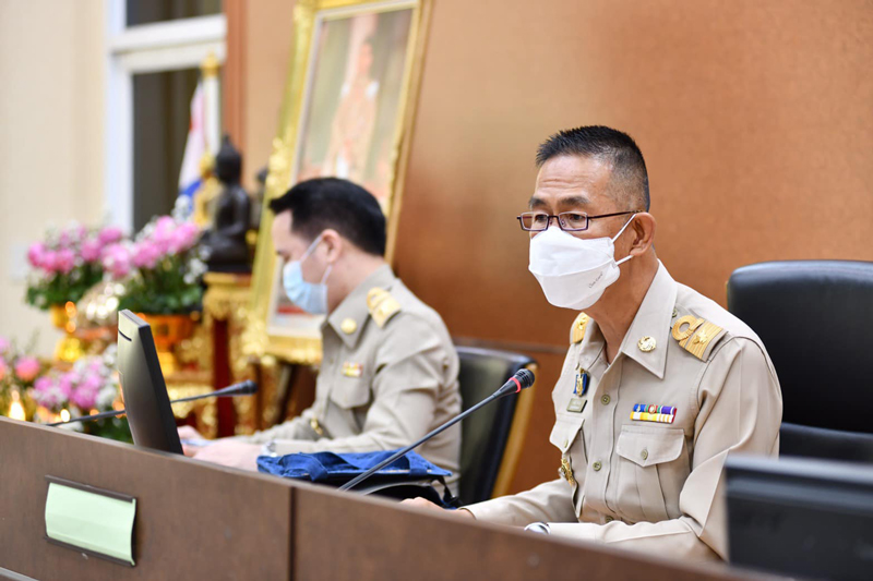 ผู้ว่าฯปทุมสละเงินเดือน