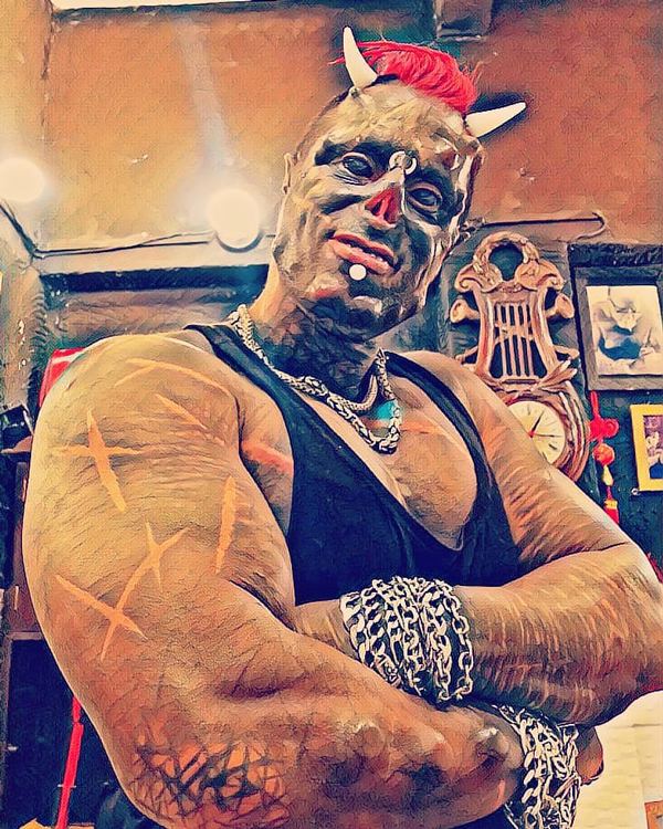 เปลี่ยนตัวเองเป็นซาตาน