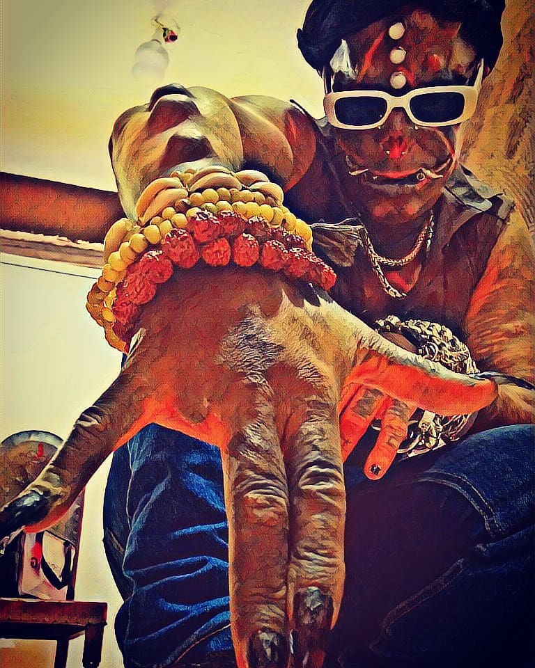 เปลี่ยนตัวเองเป็นซาตาน