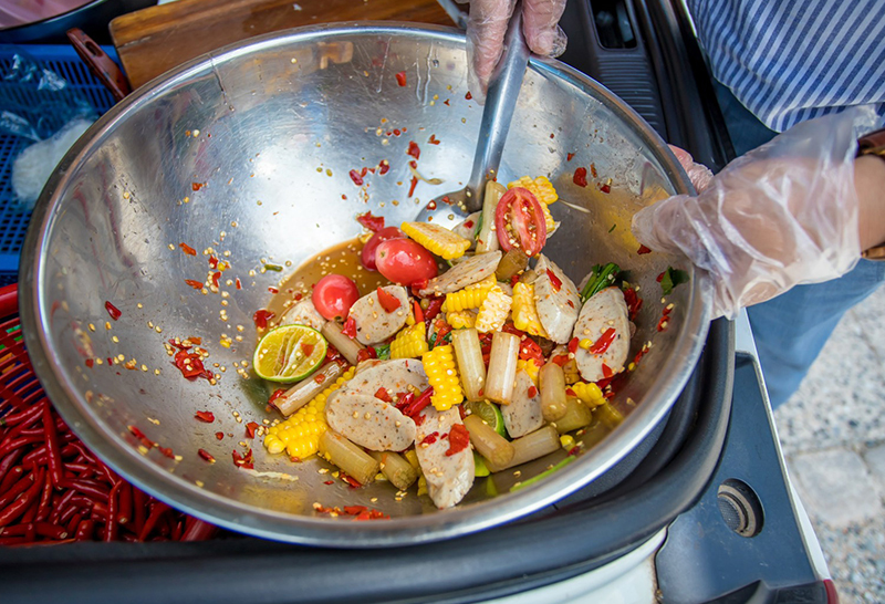 รถสปอร์ตขายส้มตำ