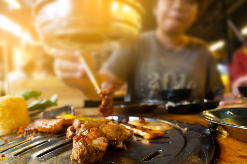 ร้านบุฟเฟ่ต์ไม่ไหวสั่งห้ามหนุ่มเข้าร้าน