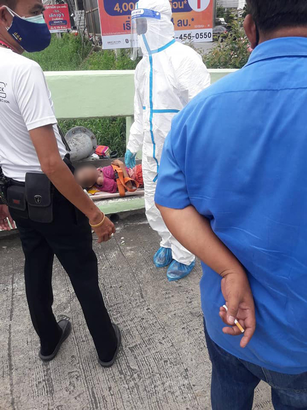 ยายผอมโซนอนใต้สะพานเกือบจมน้ำตาย