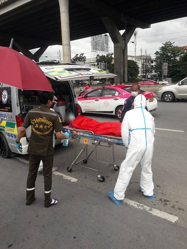 ยายผอมโซนอนใต้สะพานเกือบจมน้ำตาย