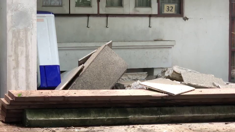 บ้านทรุดติด5หลังรวดหนุ่มวิ่งหนีตาย