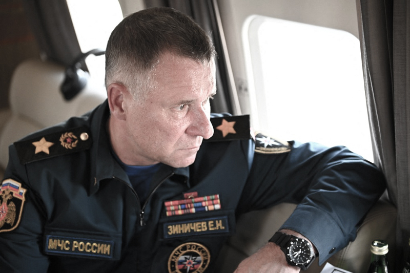 รัฐมนตรีรัสเซียสละชีวิตโดดช่วยช่างภาพตกผา