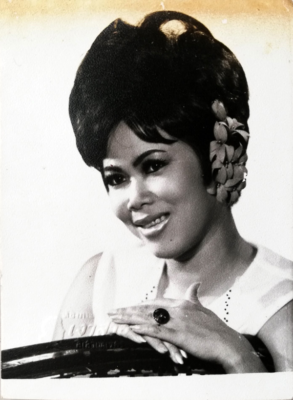 ศรีสอางค์ตรีเนตรอดีตนักร้องลูกทุ่งแผ่นเสียงทองคำเสียชีวิต