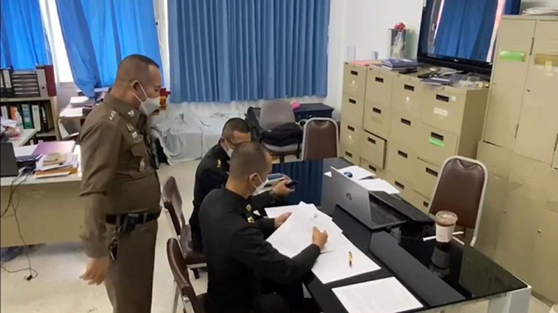  ทหารจ่าสิบโทกร่างปีนรั้วต่อยเพื่อนบ้านจ่อขึ้นศาลทหาร