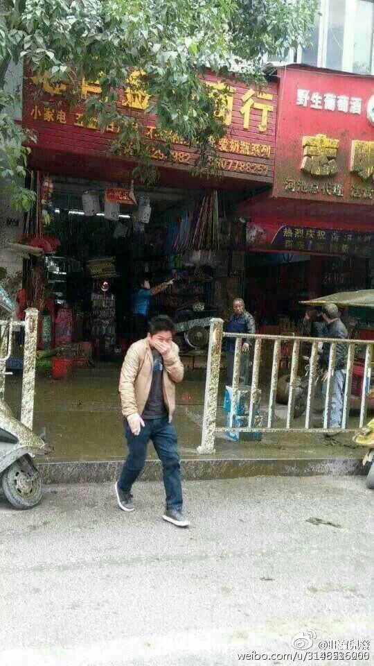 สยองสุด รถดูดส้วมระเบิดกลางเมือง คนโดนแจ็คพ็อตกันถ้วนหน้า