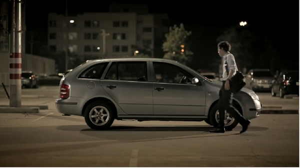 เมื่อชายคนหนึ่งให้ลูกชิ้นกับน้องหมา ผลตอบแทนมันช่างแสนน่ารัก