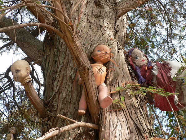 เปิดตำนานหลอนแห่งเกาะตุ๊กตาผี สถานที่ชวนขนหัวลุก