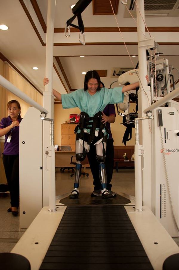 น้องธันย์ เหยื่อรถไฟฟ้าทับขาที่สิงคโปร์ 