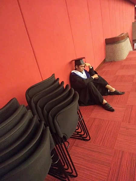  บัณฑิตเกียรตินิยม