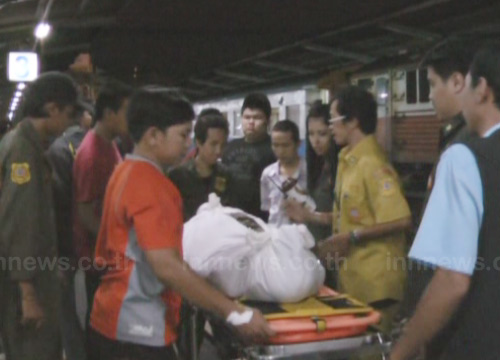 จนท.สับรางรถไฟหัวลำโพง เสียหลักล้ม ถูกทับขาด 2 ท่อน