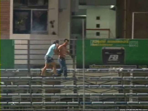 วันรุ่นตีกันวุ่น คอนเสิร์ตเสก-บาว 