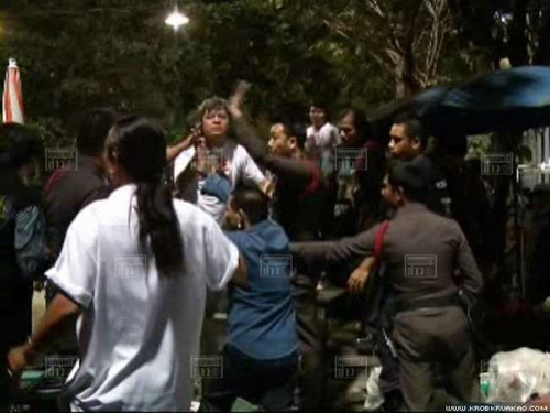 วันรุ่นตีกันวุ่น คอนเสิร์ตเสก-บาว 