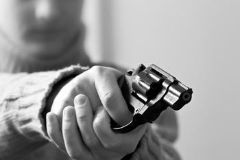 จ่อยิงญาติ สน เดอะสตาร์ ดับคาร้านอาหาร