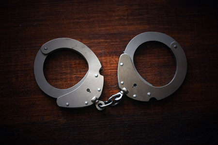 แจ้งจับอดีตพระเอก ชัยรัตน์ จิตธรรม ยกพวกรุมซ้อมน่วม