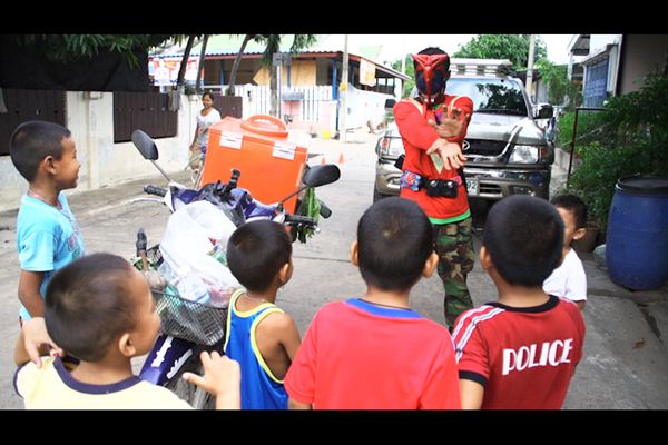 สงวน บานเย็น ยอดมนุษย์ไอติมแมนมืออาชีพ ใน คนค้นฅน