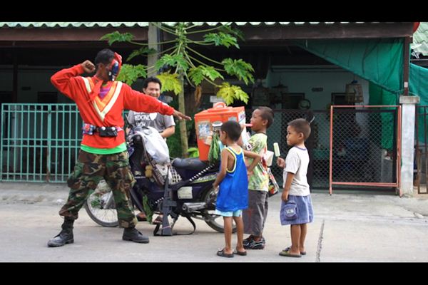 สงวน บานเย็น ยอดมนุษย์ไอติมแมนมืออาชีพ ใน คนค้นฅน