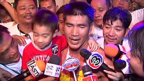 สมรักษ์ คัมแบ็ค ชนะน็อค ยอดวันเผด็จ มวยไฟต์พิเศษ