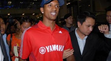 นานี ถึงไทย แฟนรับแน่น สอนบอล 13 ก.ค.