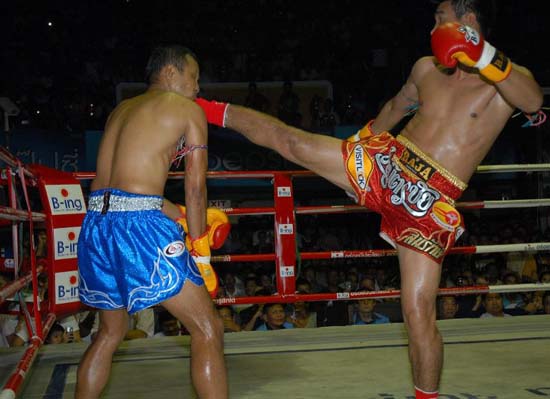 สมรักษ์ชนะTKOยอดวันเผด็จมวยไฟต์พิเศษ