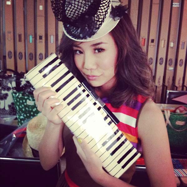 เต้ย-นท แฝดคนละฝา กับเบื้องหลังการถ่ายนิตยสาร