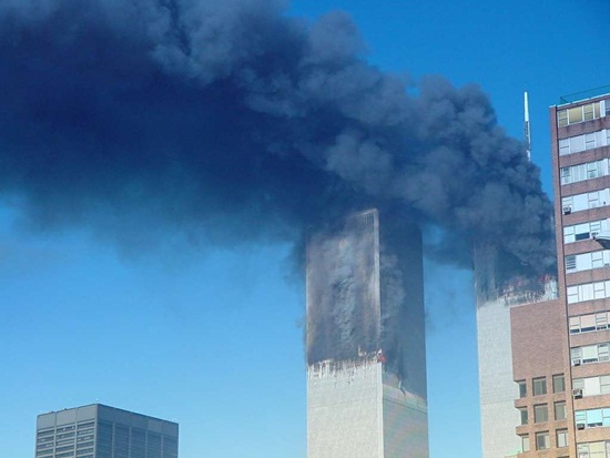 ตึกเวิลด์เทรดเซ็นเตอร์ ถล่ม เหตุการณ์ 9/11 
