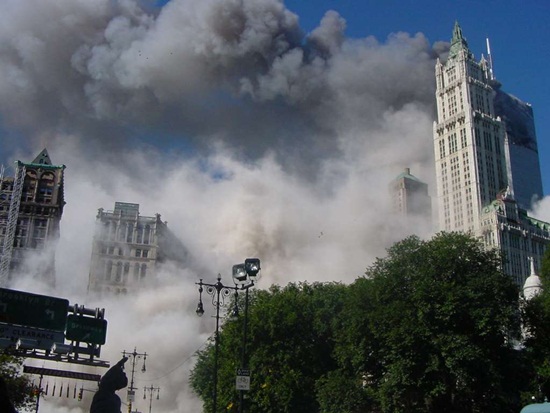 ตึกเวิลด์เทรดเซ็นเตอร์ ถล่ม เหตุการณ์ 9/11 