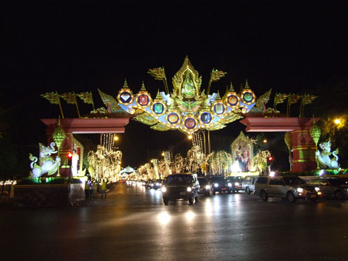 ประดับไฟเฉลิมพระเกียรติ 