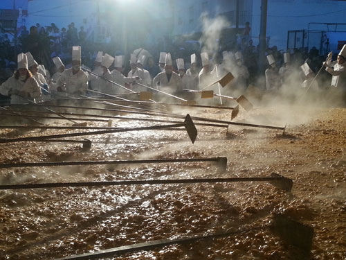 โปรตุเกสทุบสถิติไข่เจียวกระทะยักษ์ ใหญ่สุดในโลก