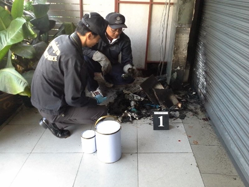 คลินิกหมอนิรันดร์ พิทักษ์วัชระ ถูกคนร้ายลอบวางเพลิง คาดโยงการเมือง