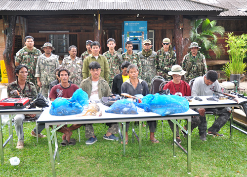 พ.ต.ท. ดิ้นไม่หลุดร่วมแก๊งล่าสัตว์