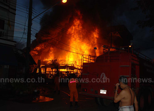ไฟไหม้ชุมชนเก่าแก่เมืองหาดใหญ่