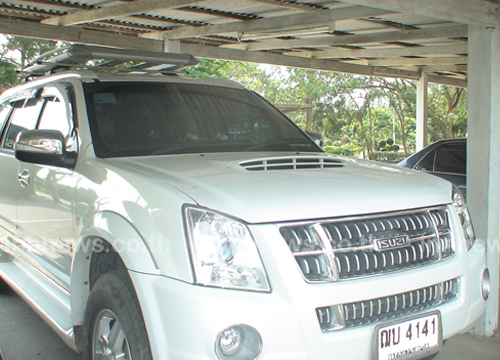 เจ้าอาวาสวัดดัง ซิ่งรถขนหนังเสือตากแห้ง อ้างญาติโยมถวาย