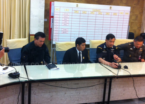 ทนายอีส มอบตัว ปัดฆ่าเอ็กซ์ จักรกฤษณ์-ตำรวจค้านประกันตัว