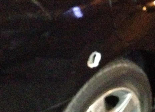 เก๋งแหกด่าน กปปส. อนุสาวรีย์ชัยฯ ยิงปะทะ-จับได้ 1 คน เป็นหญิง