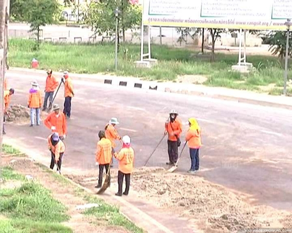 รถบรรทุกน้ำมันชนแท่งปูน