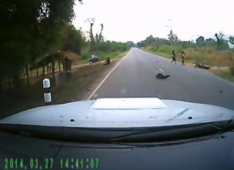 คลิปอุบัติโหด ชนแล้วหนี ชาวเน็ตแชร์สนั่น ชมคนช่วยล่าตัวคนร้าย