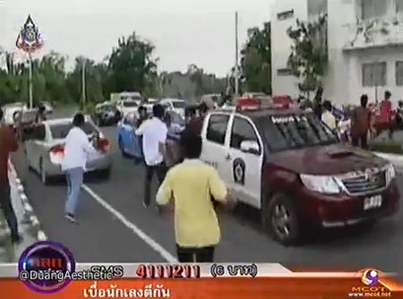 นักเรียนตีกัน เทคโนนับร้อยยกพวกรุมยำเทคนิค 