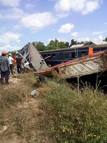 รถไฟชนรถบรรทุกที่ขอนแก่น