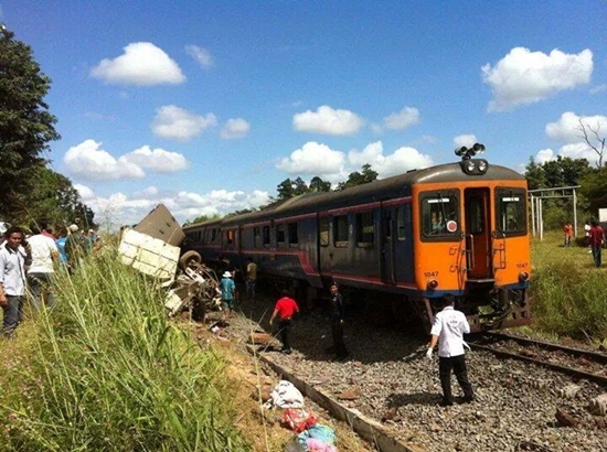 รถไฟชนรถบรรทุกที่ขอนแก่น