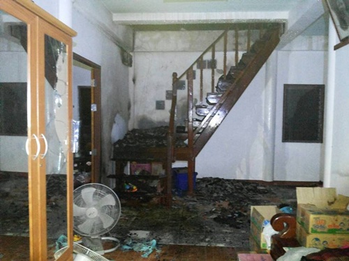 ลูกคลั่งเผาบ้าน