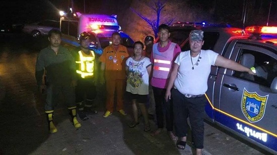 นักท่องเที่ยวระทึก พายุซัดแพหลุด ลอยเคว้งกลางเขื่อนศรีนครินทร์