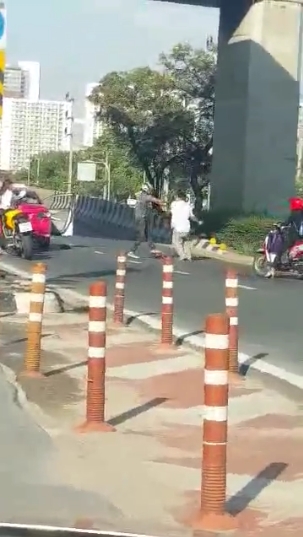 แท็กซี่ใช้มีดสปาต้าฟันหนุ่มบิ๊กไบค์