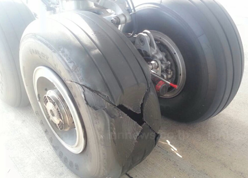  การบินไทย ล้อยางระเบิด