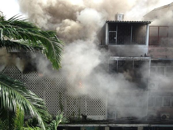 ไฟไหม้ อาคารพาณิชย์ ซอยปทุมวันรีสอร์ท