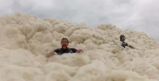 ปรากฏการณ์ทะเลโฟม ชายฝั่งออสเตรเลีย